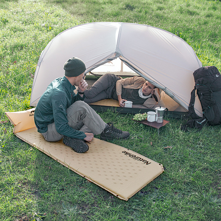 Naturehike samonafukovacia karimatka s integrovaným vankúšom Base 998g - modrá